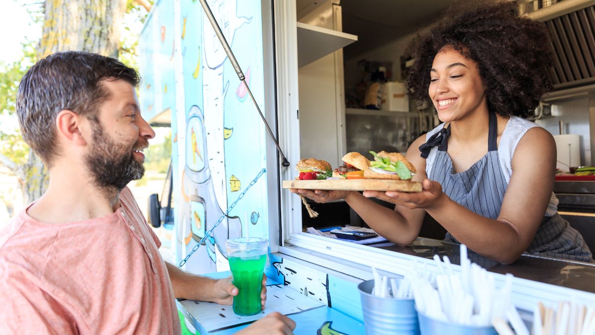 How to Create a Winning Food Truck Business Plan in 2025