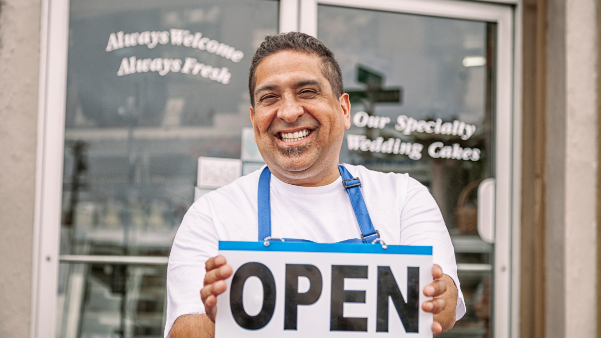 How to Become a Restaurant Owner (Follow These 8 Steps)