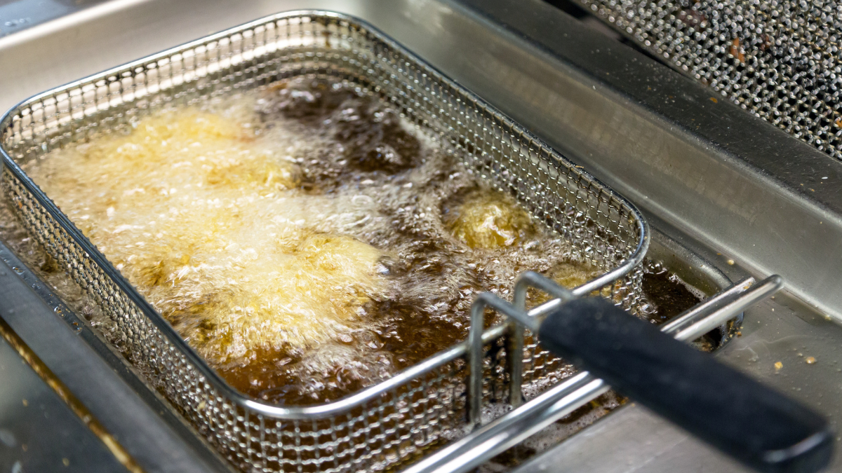 How to Clean Oil from a Deep Fryer